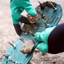 Lawn Aerator Spiked Sandals – Green Studded Garden Grass Shoes (1 Pair)